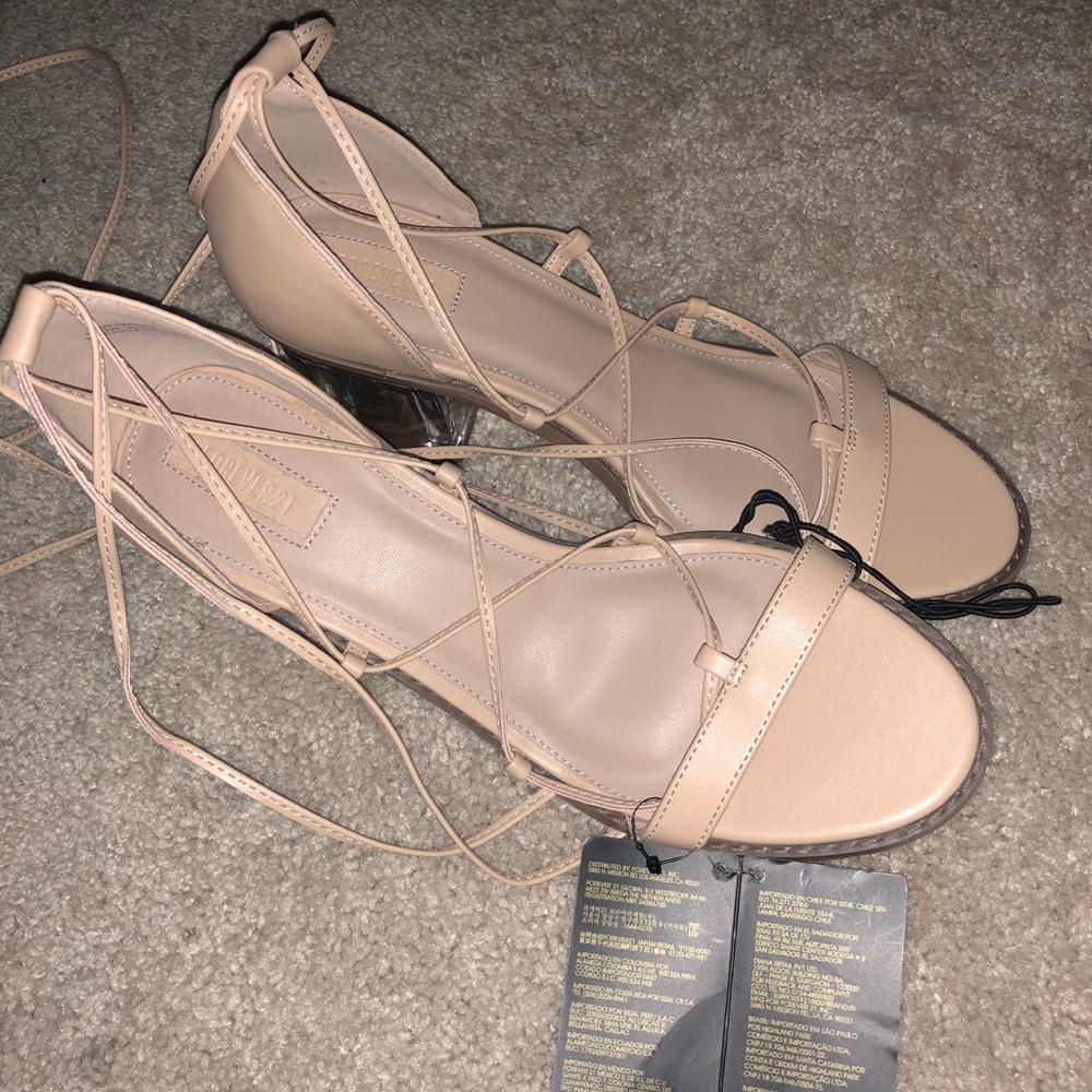 CLEAR BLOCKED HEELS